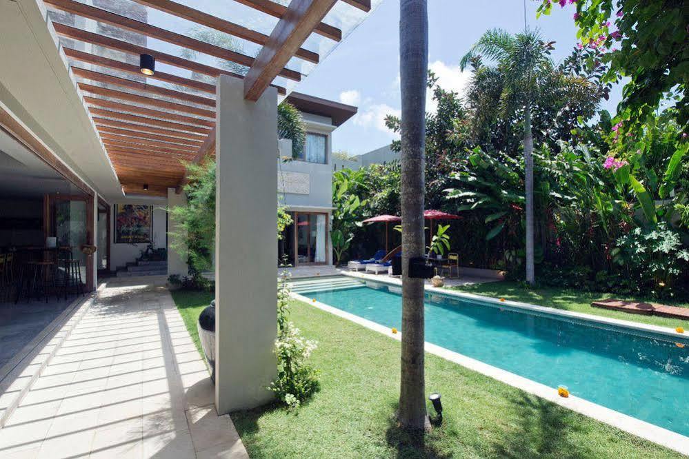 Villa Pierrot Seminyak Kültér fotó
